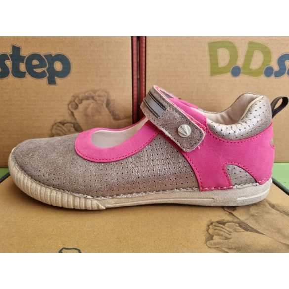 D.D. Step lány bőr szandálcipő 35-s méretben