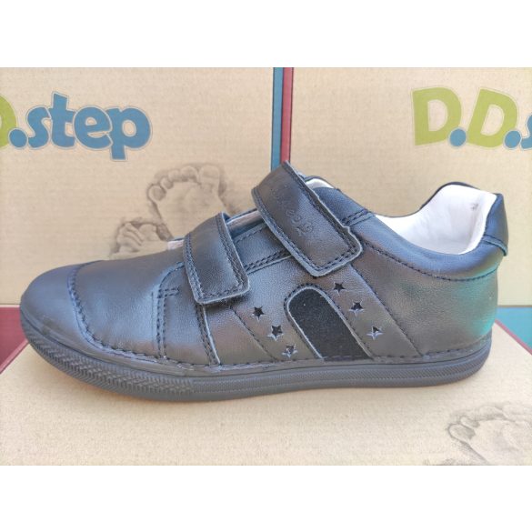 D.D. Step bőr cipő 31,32,33,34,35-s méretben